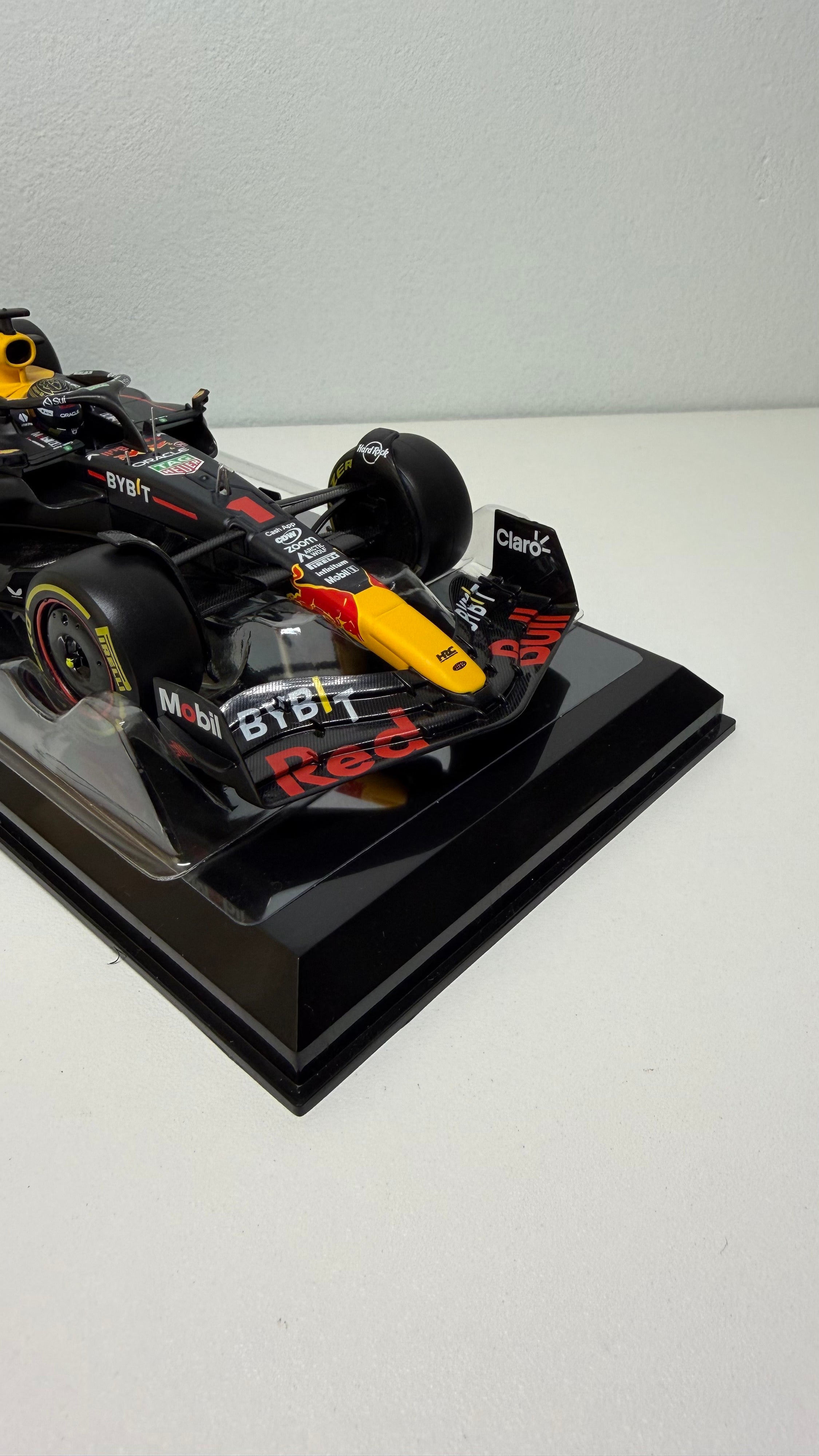 Red Bull RB19 - Verstappen