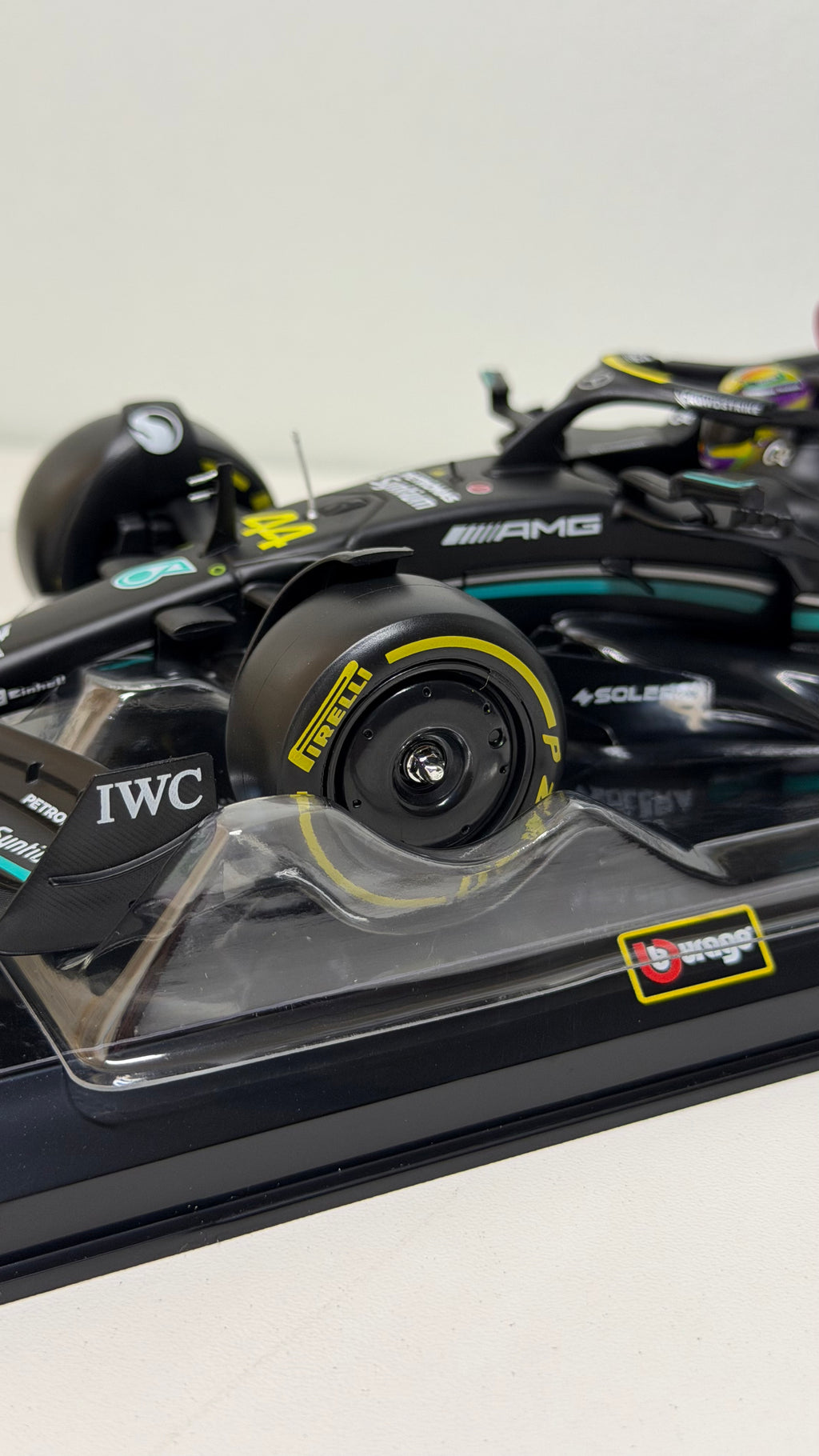 Mercedes W14 - Hamilton