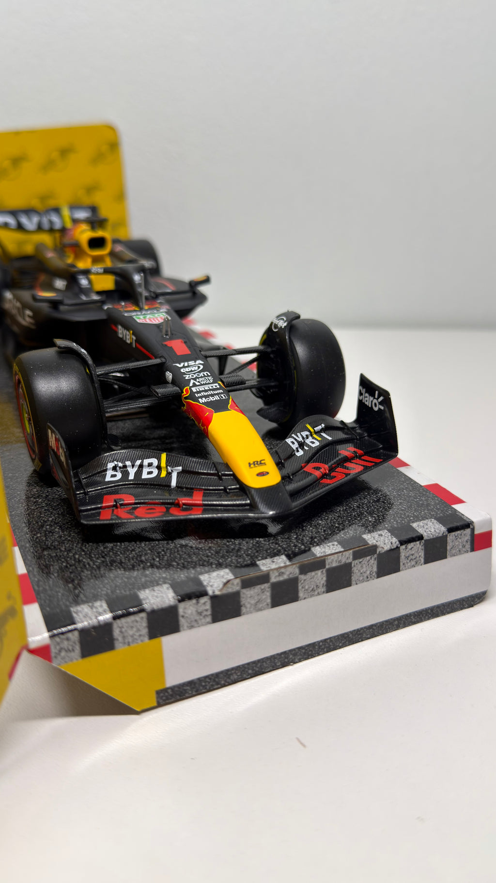 Red Bull RB20 - Verstappen