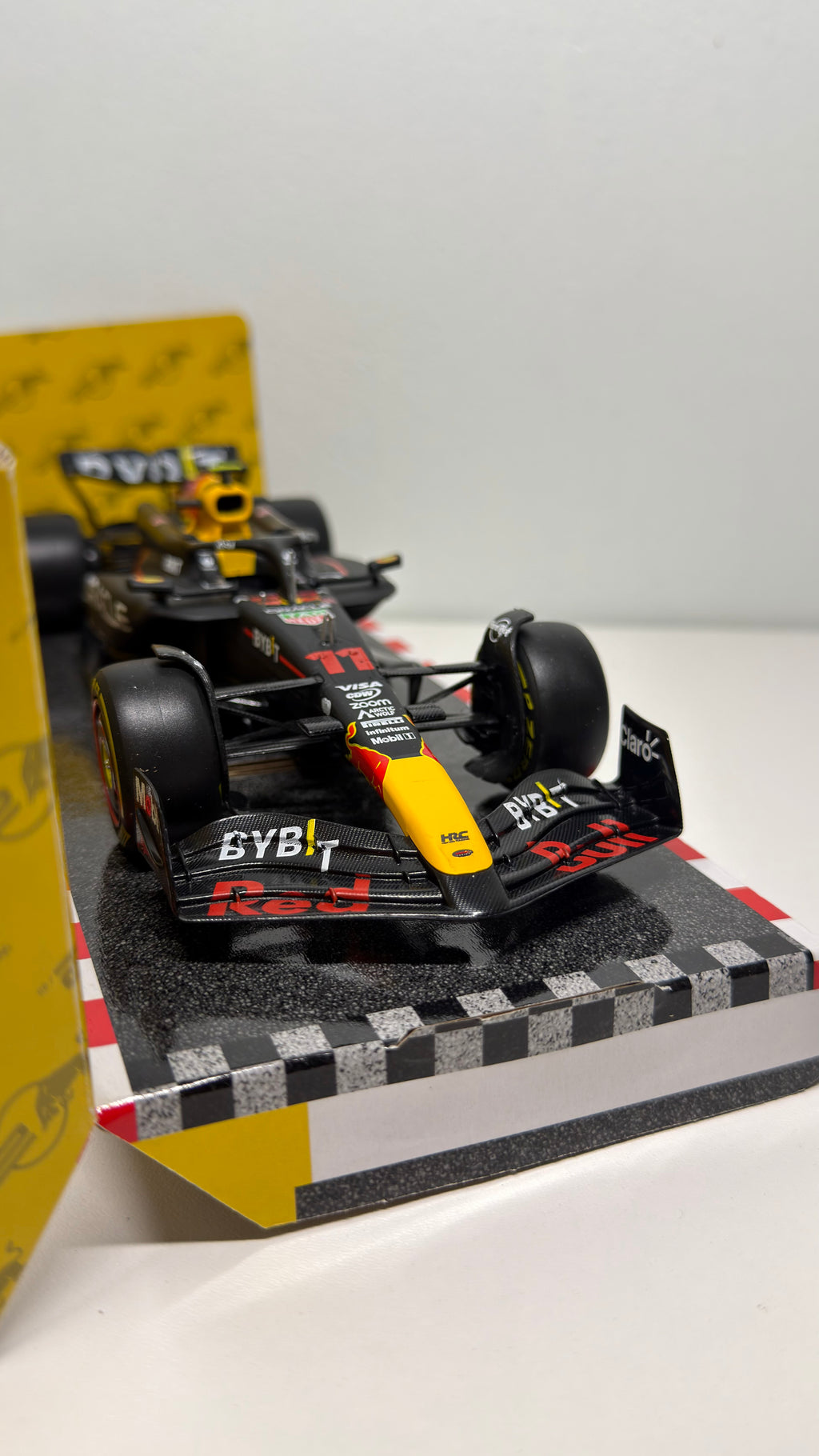 Red Bull RB20 - Pérez