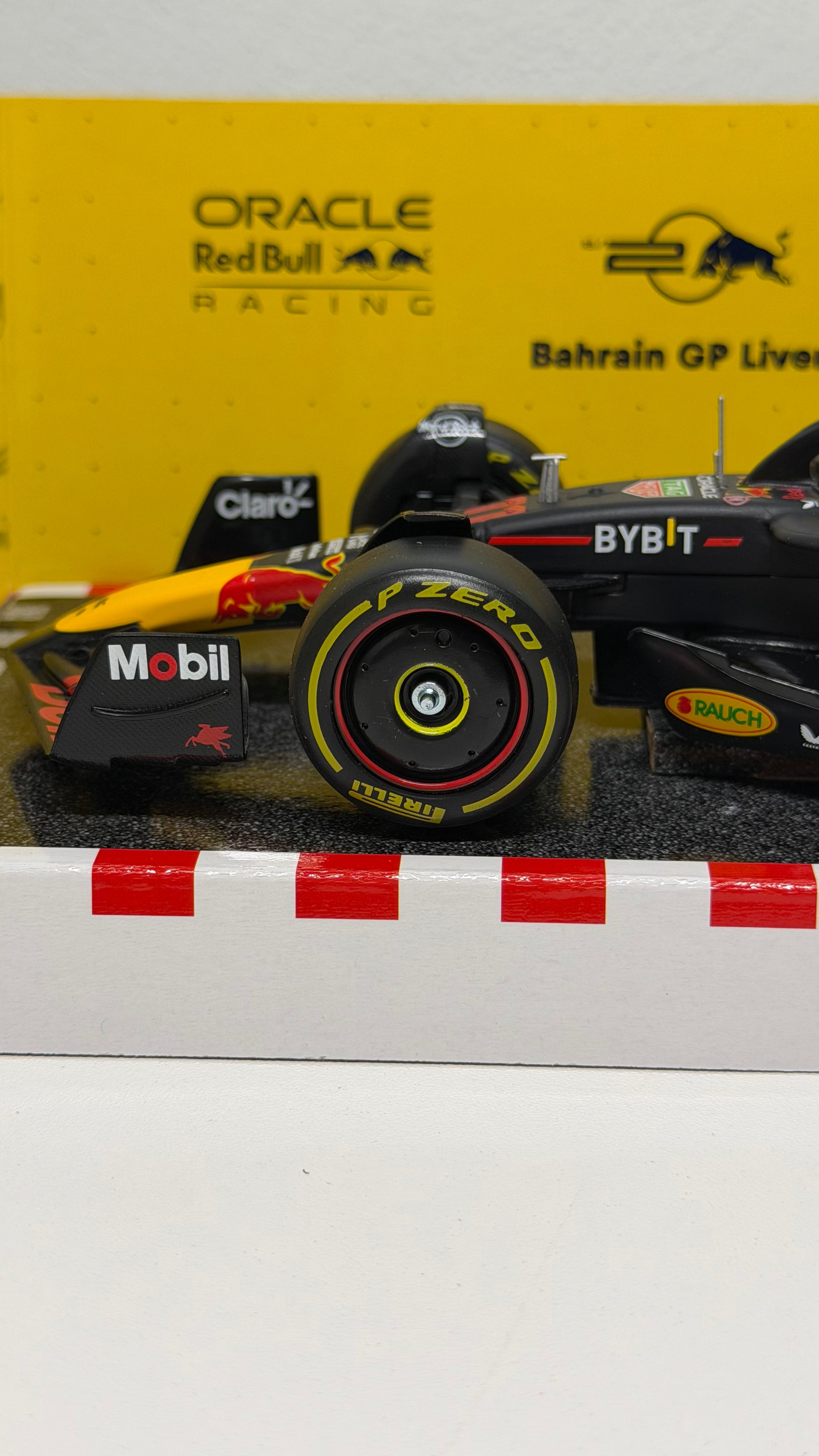 Red Bull RB20 - Pérez