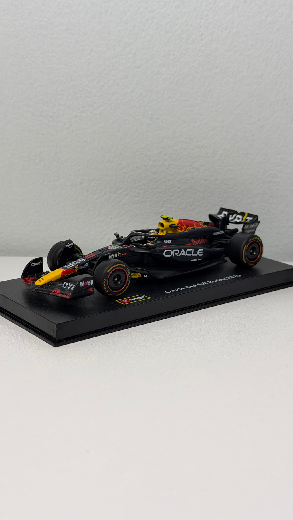Red Bull RB20 - Pérez - 2024