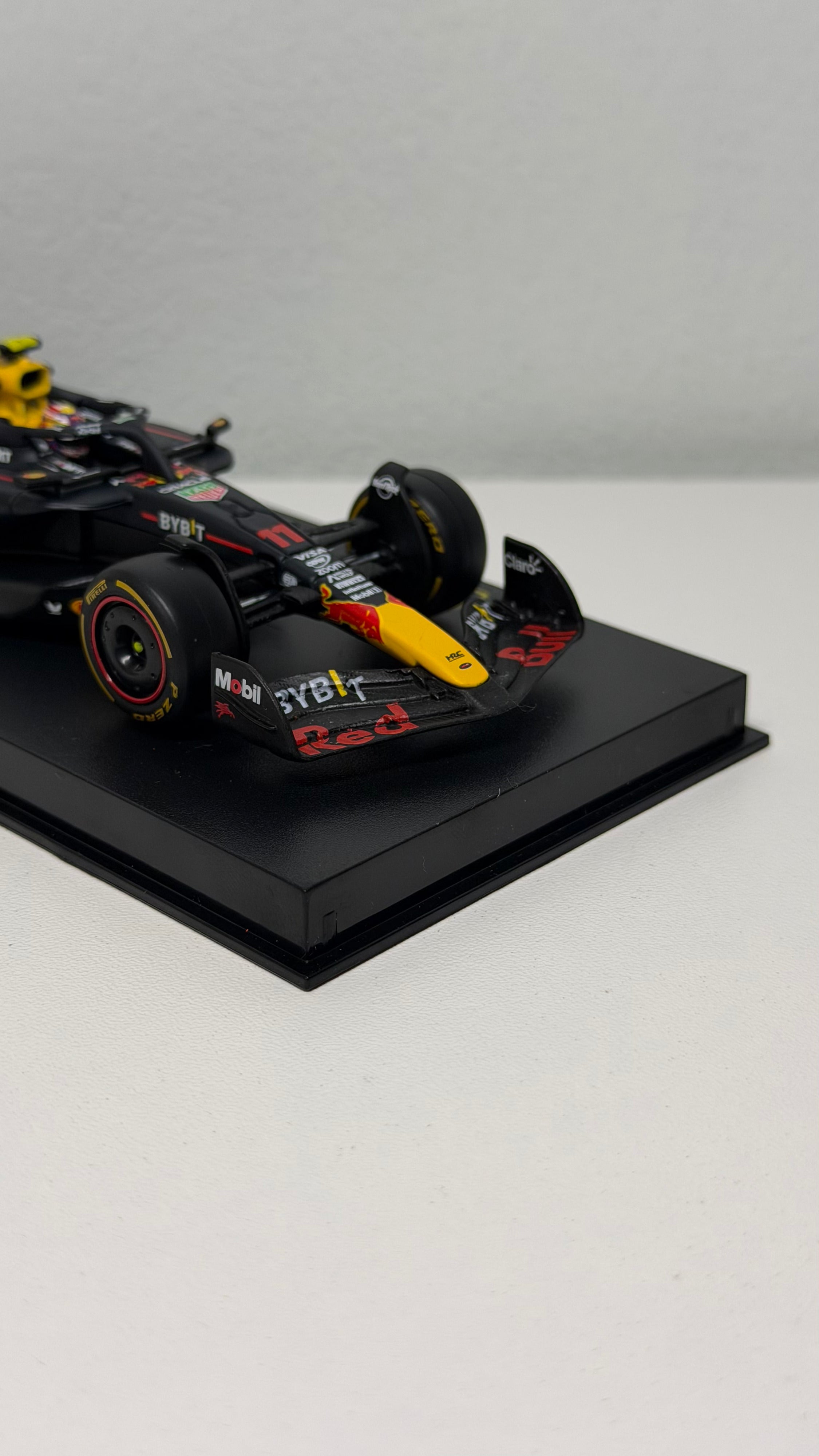 Red Bull RB20 - Pérez - 2024