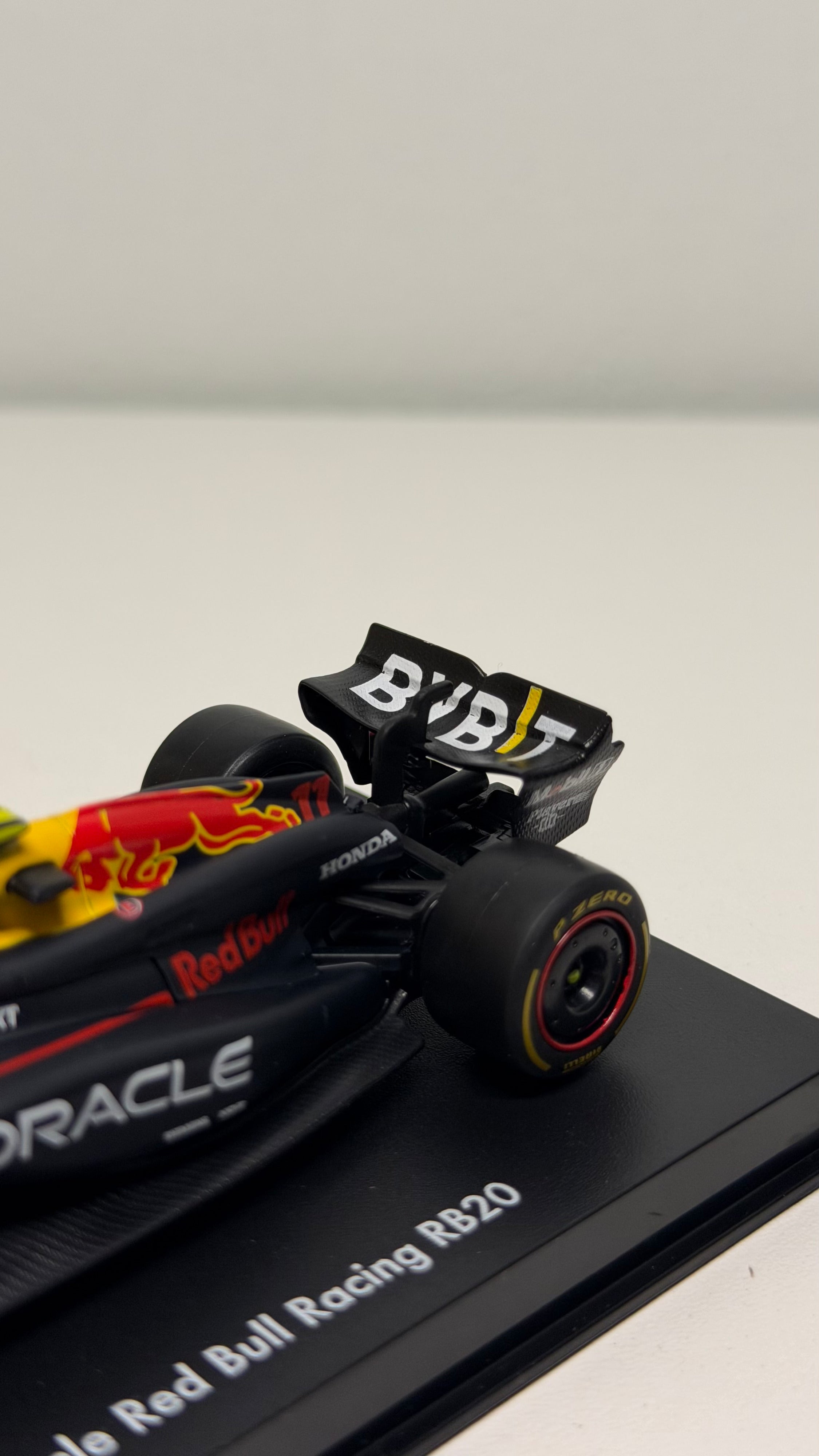 Red Bull RB20 - Pérez - 2024