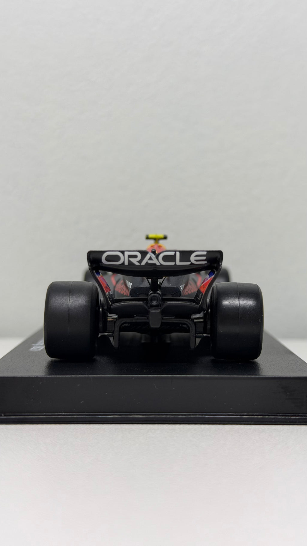 Red Bull RB20 - Pérez - 2024