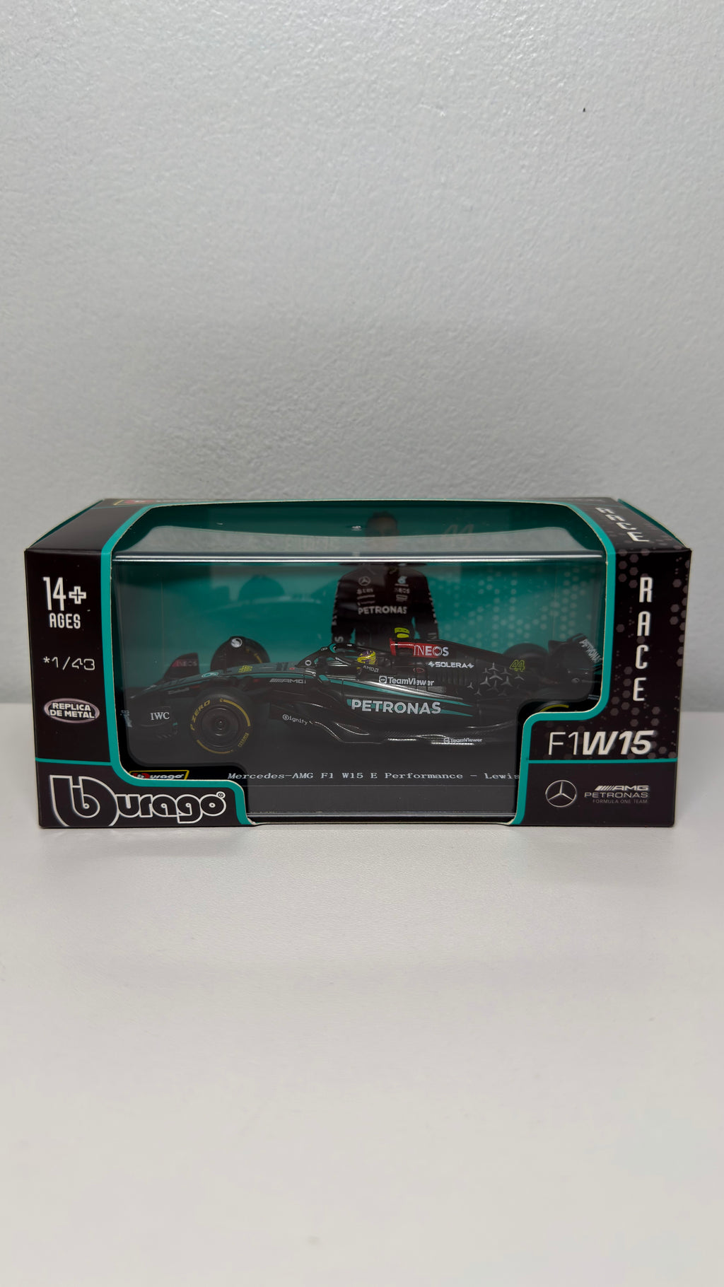 Mercedes W15 - Hamilton