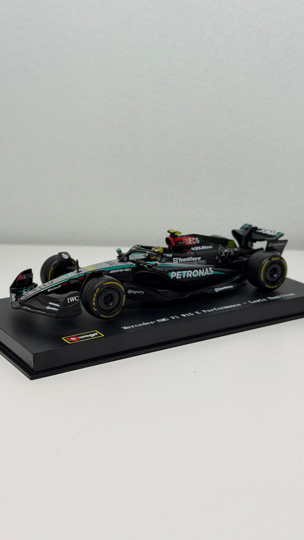 Mercedes W15 - Hamilton
