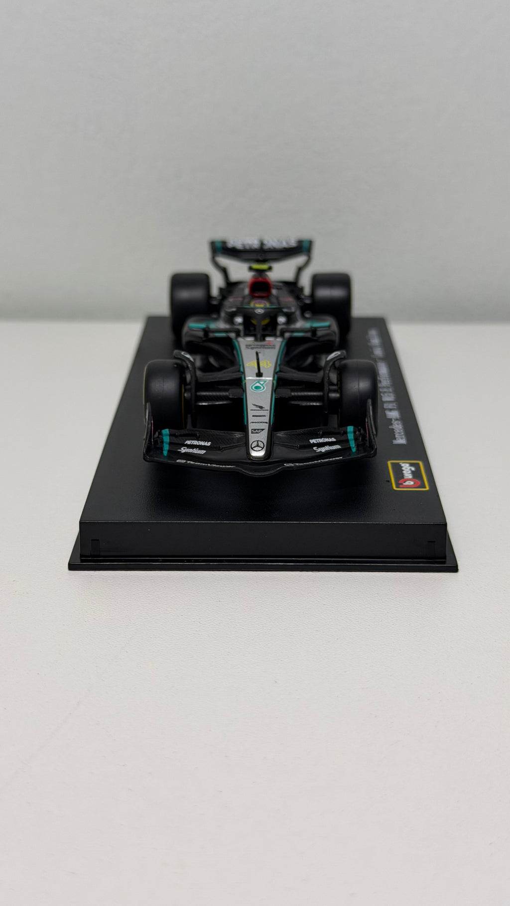 Mercedes W15 - Hamilton