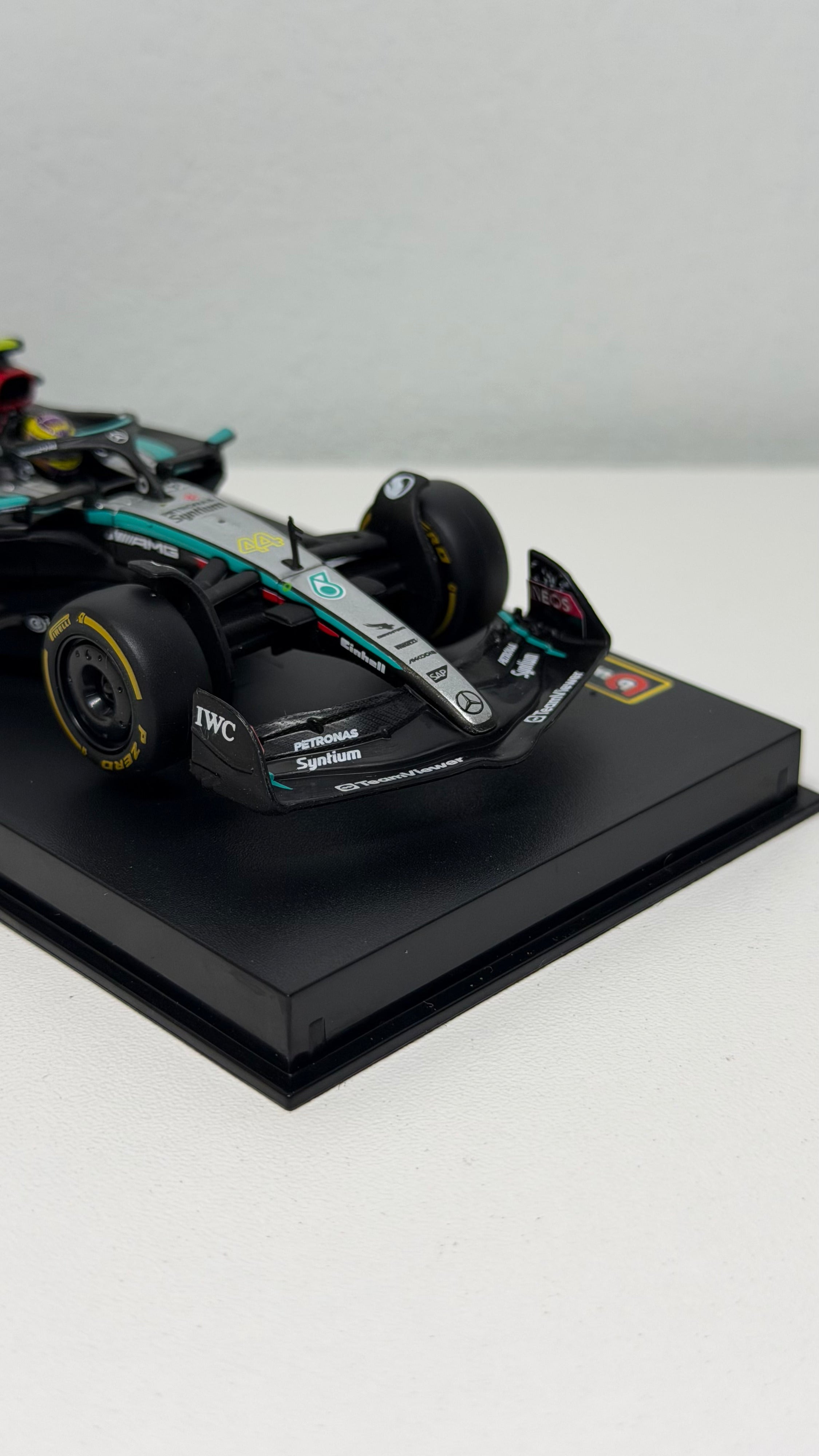 Mercedes W15 - Hamilton