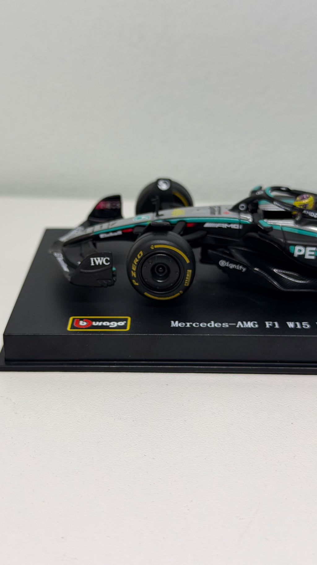 Mercedes W15 - Hamilton