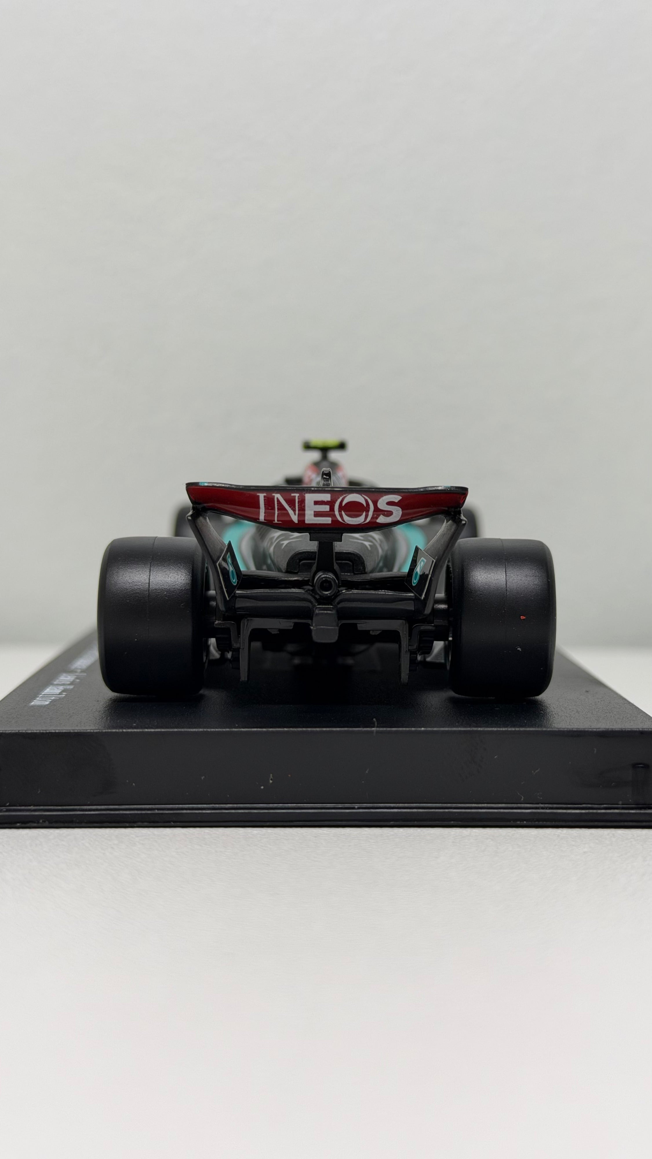 Mercedes W15 - Hamilton
