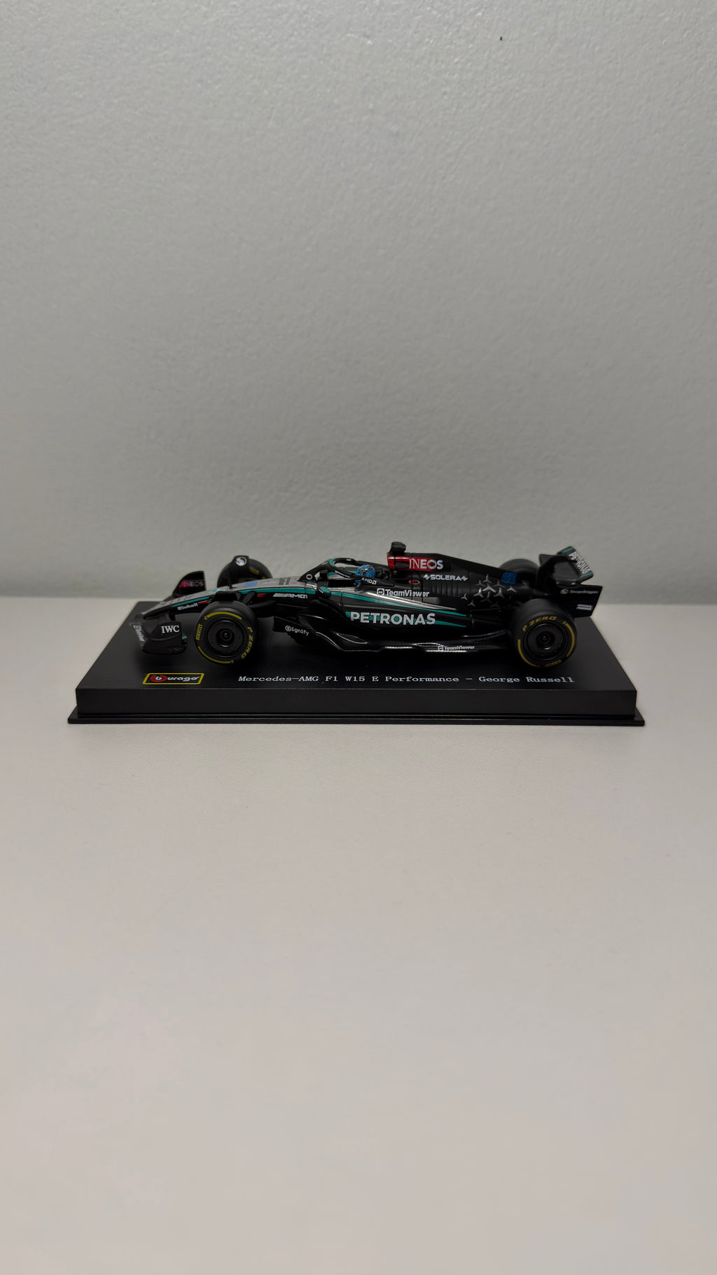Mercedes W15 - Russell