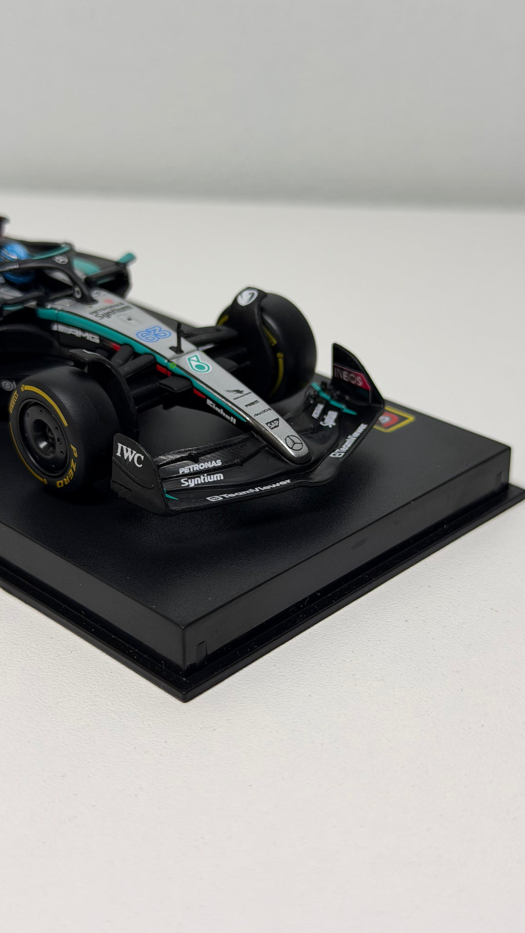 Mercedes W15 - Russell