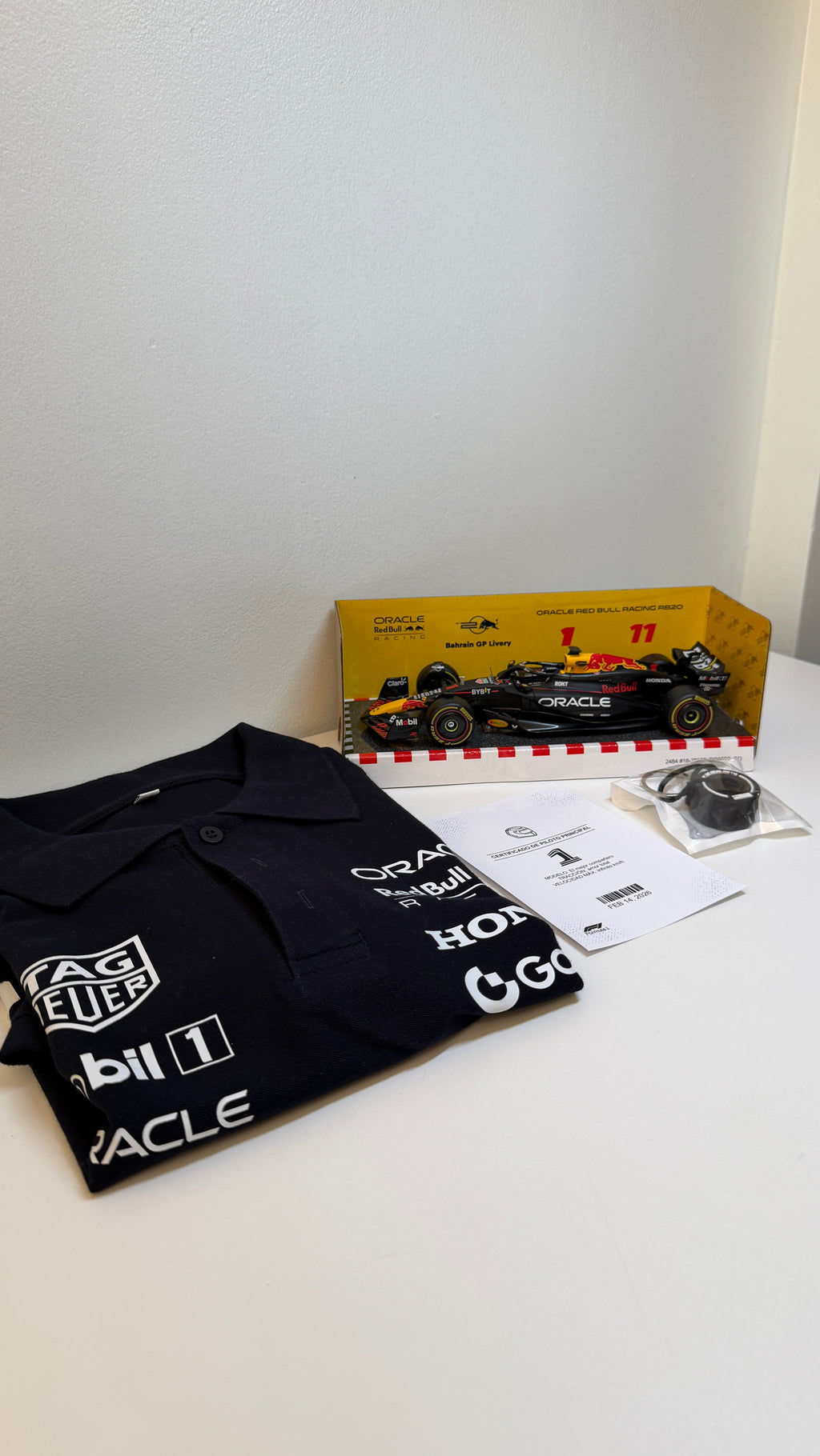 Pack Red Bull Racing 1:24 Polo + auto