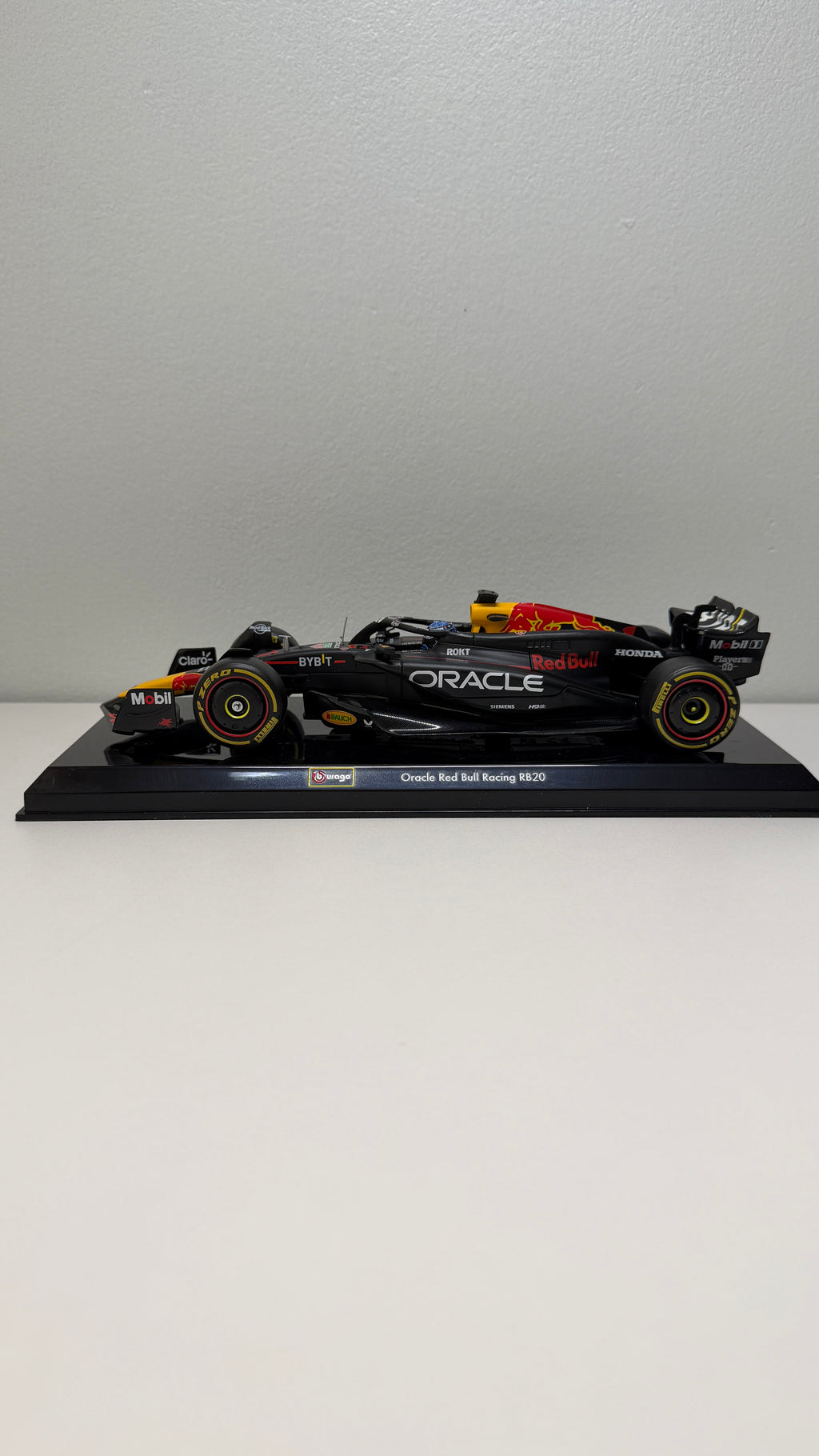 Red Bull RB20 - Verstappen