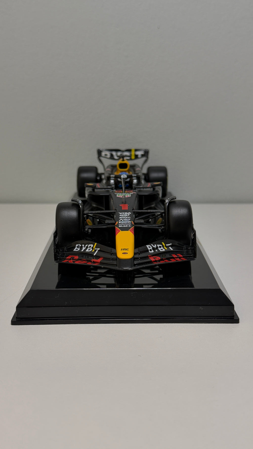 Red Bull RB20 - Verstappen