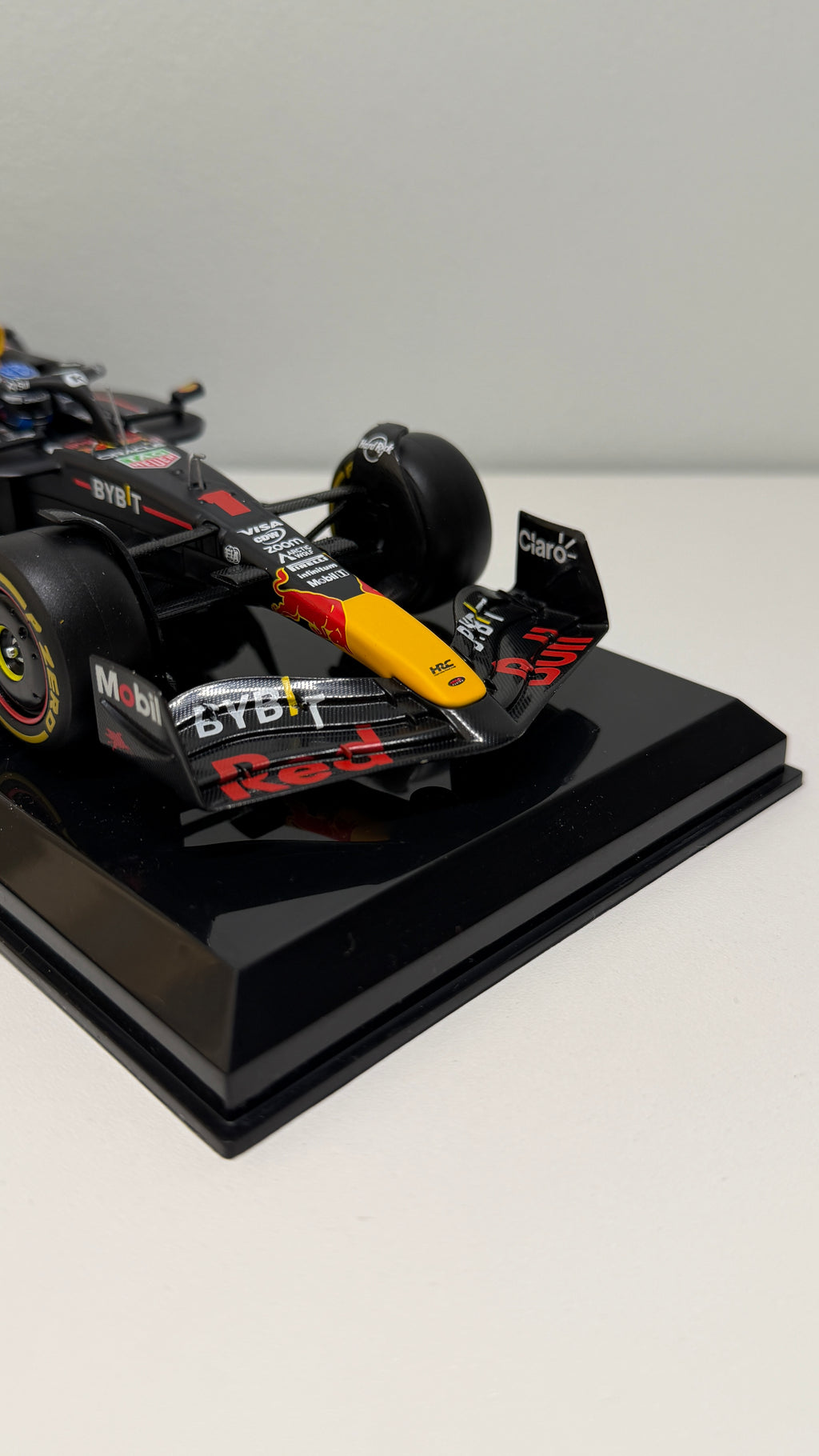 Red Bull RB20 - Verstappen