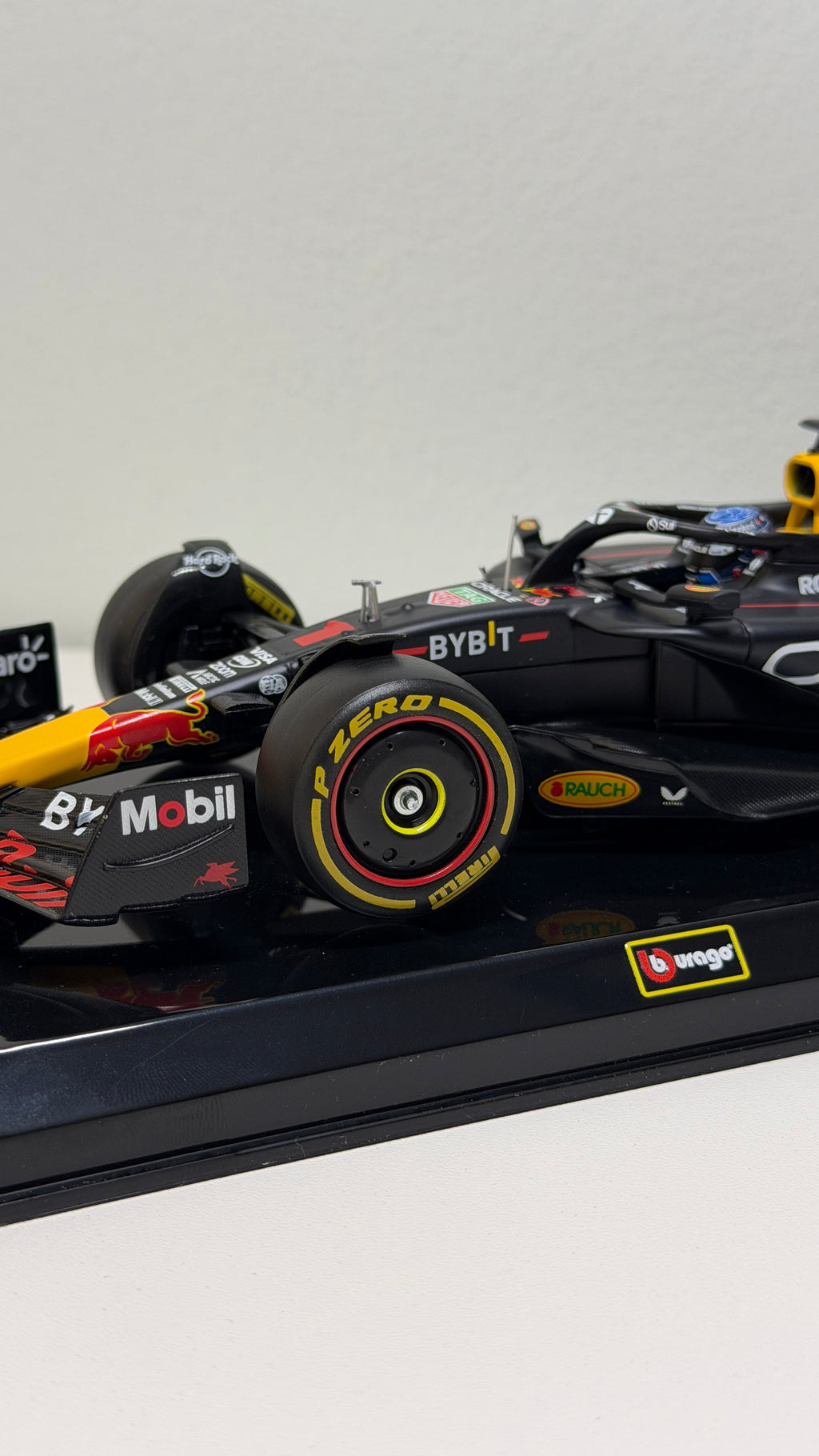 Red Bull RB20 - Verstappen