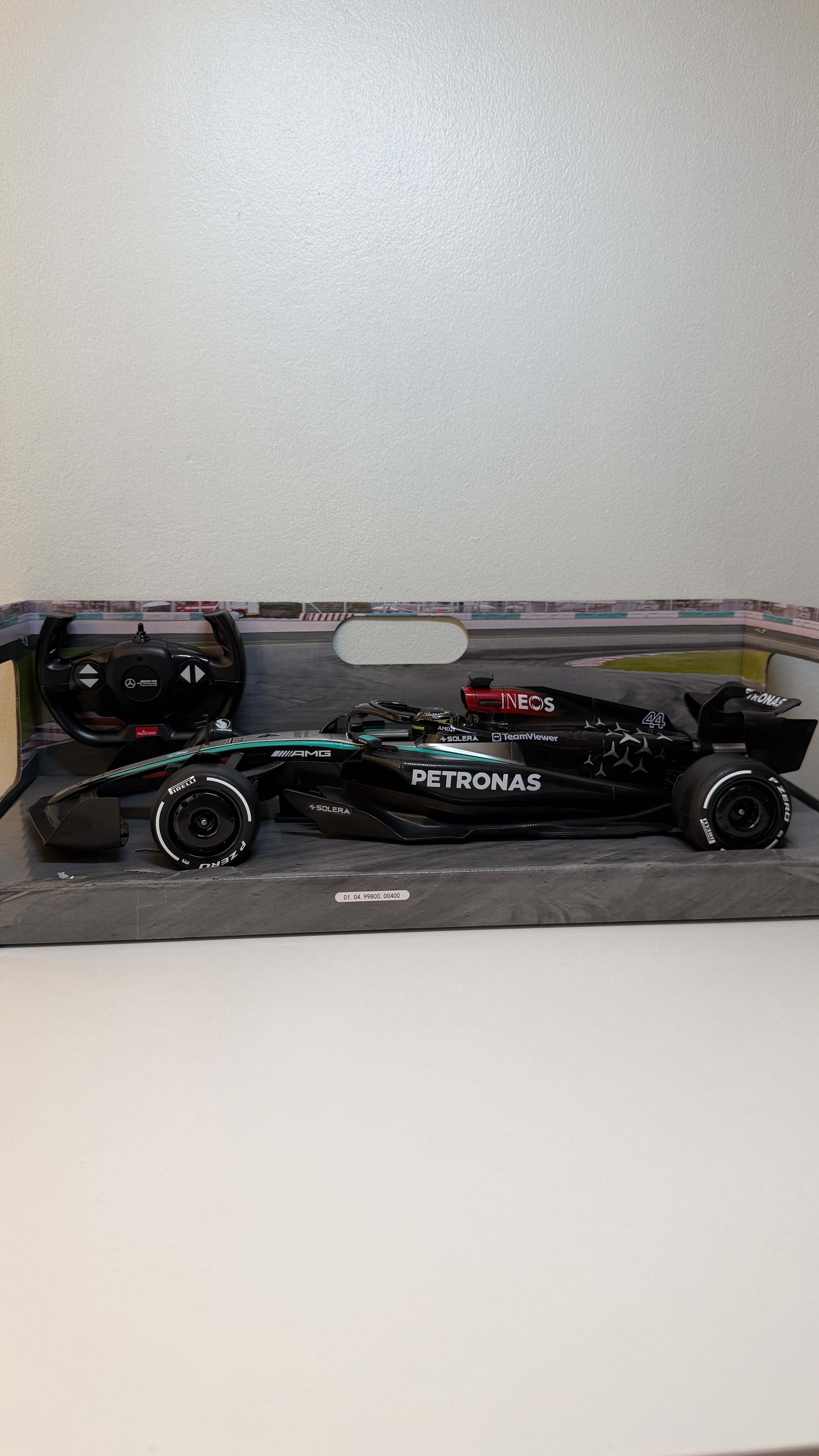 Mercedes W15 - Hamilton