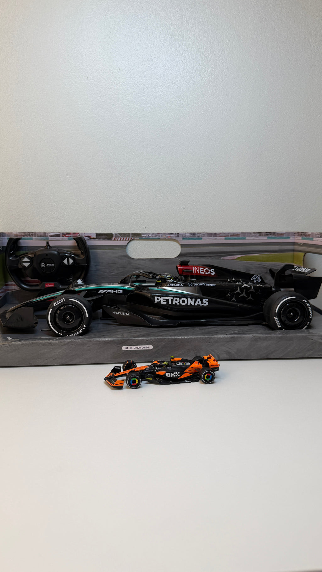 Mercedes W15 - Hamilton