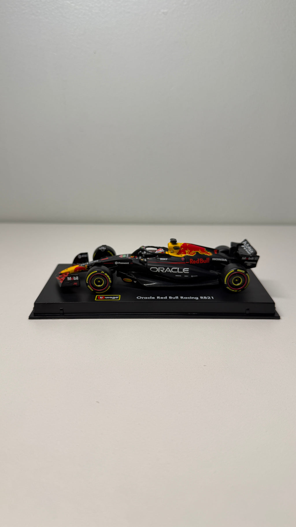 Red Bull RB21 - Verstappen - 2025