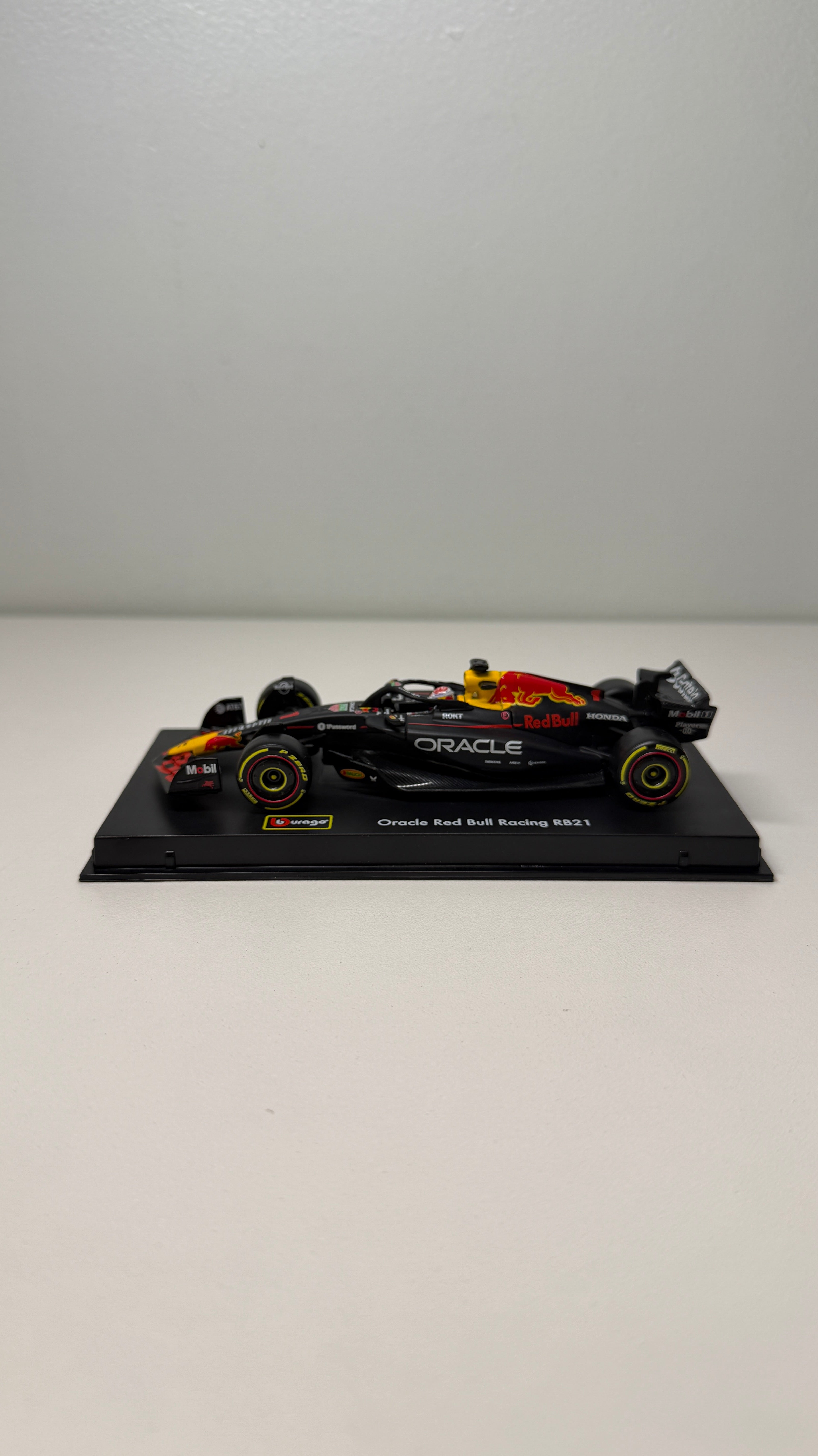 Red Bull RB21 - Verstappen - 2025