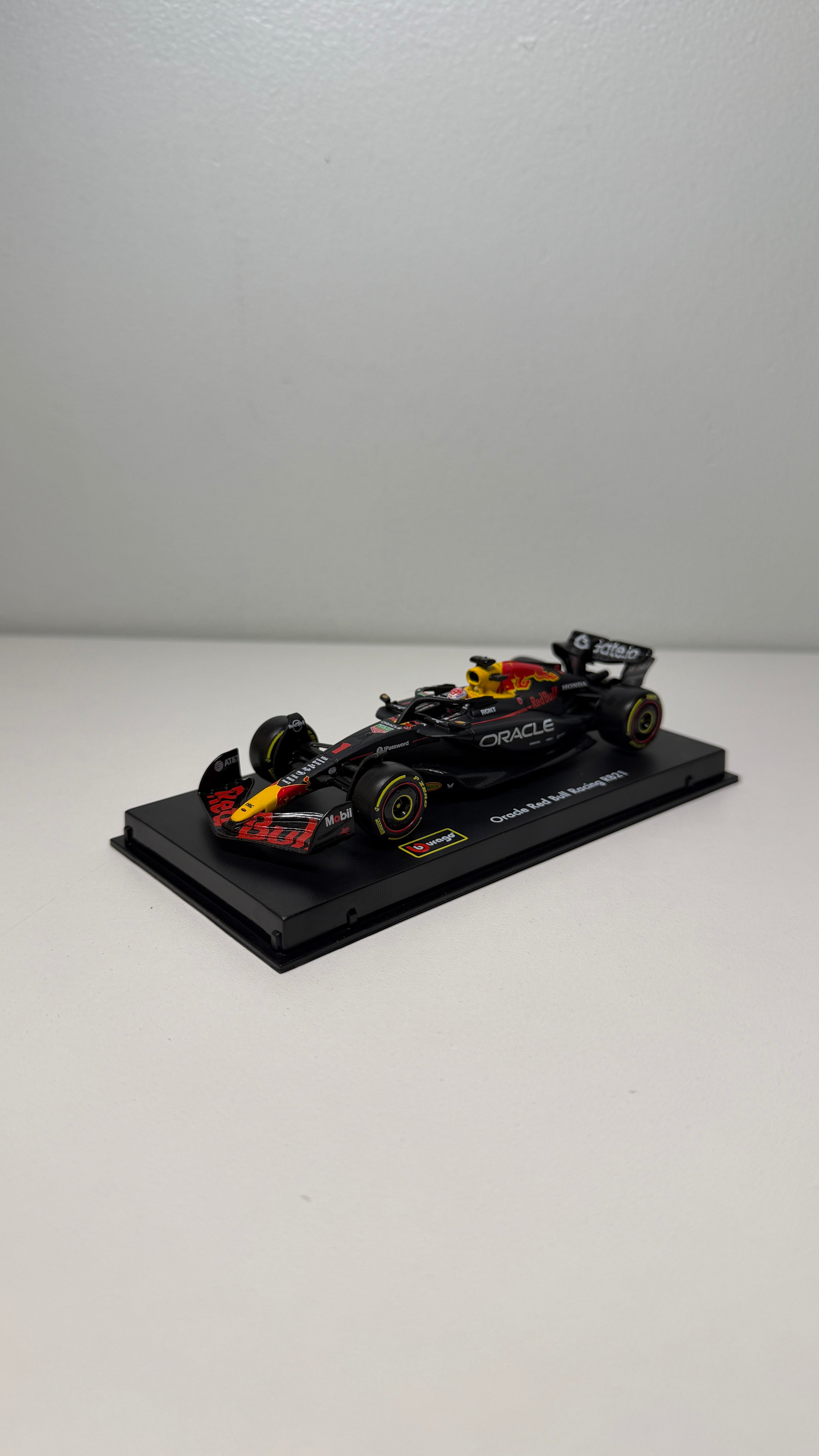 Red Bull RB21 - Verstappen - 2025
