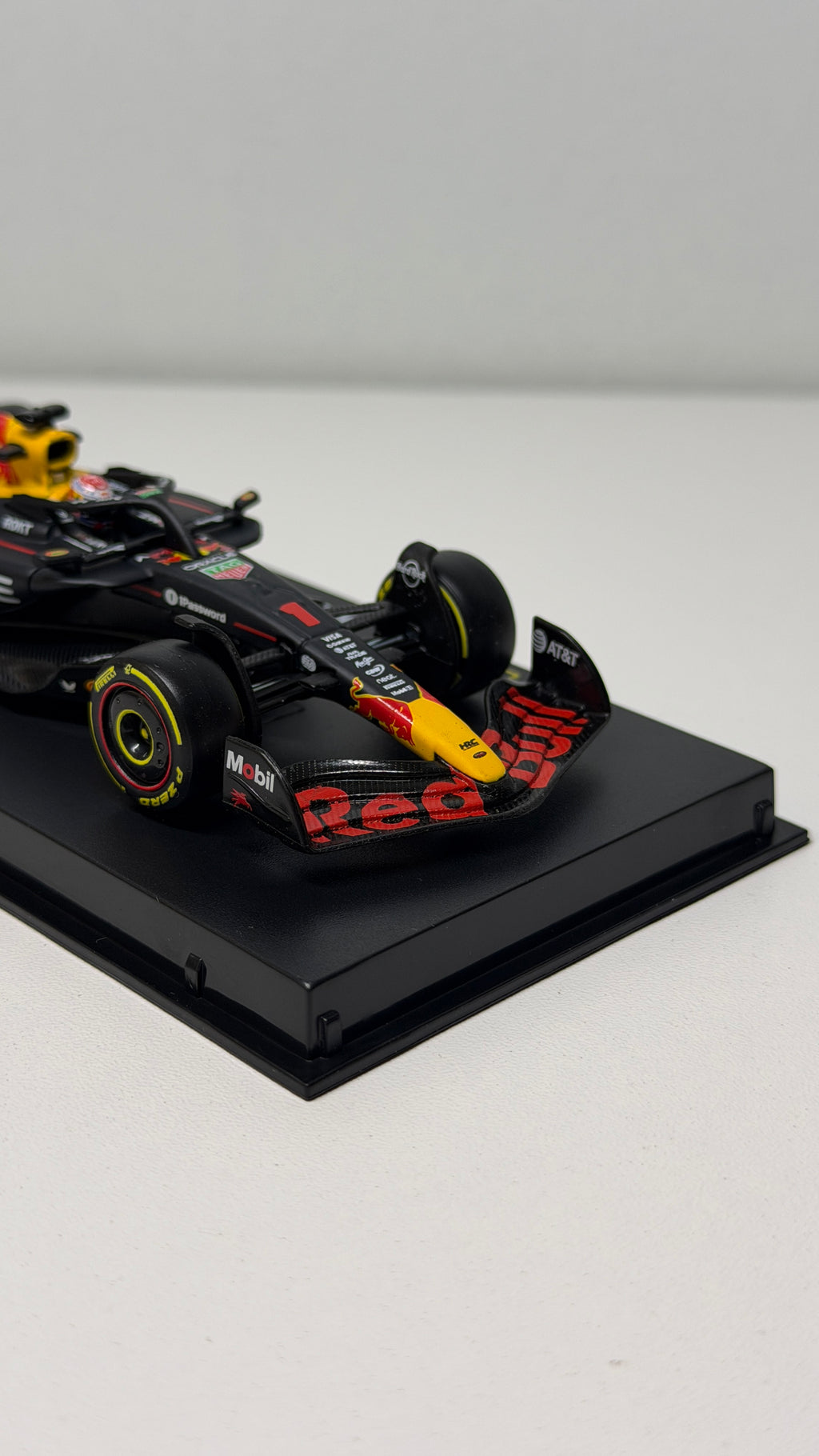 Red Bull RB21 - Verstappen - 2025