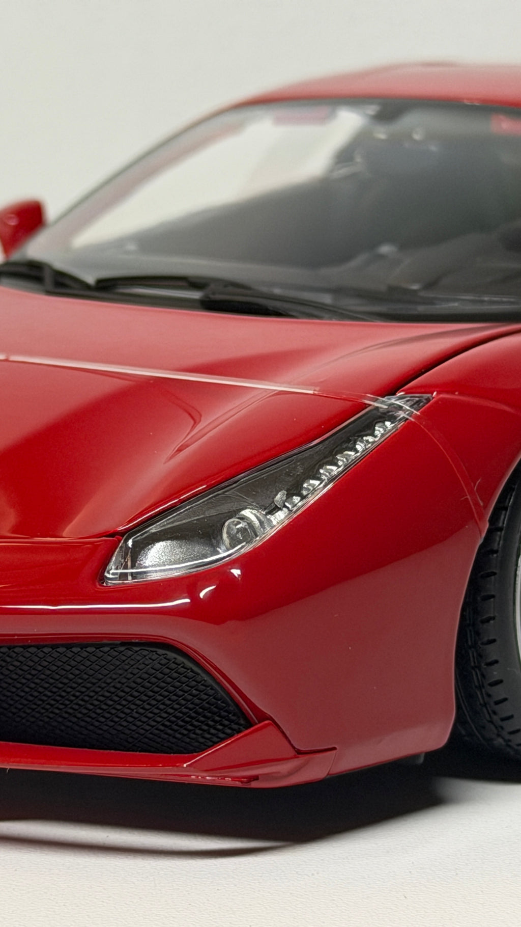 Ferrari 488 GTB 1:18