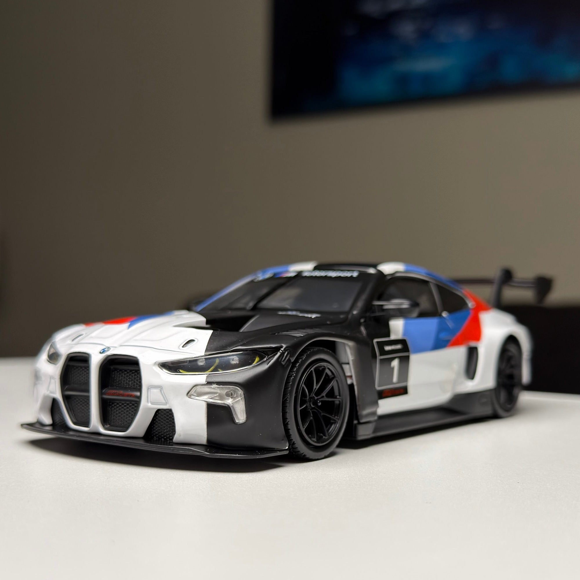 BMW M4 GT4 1:24