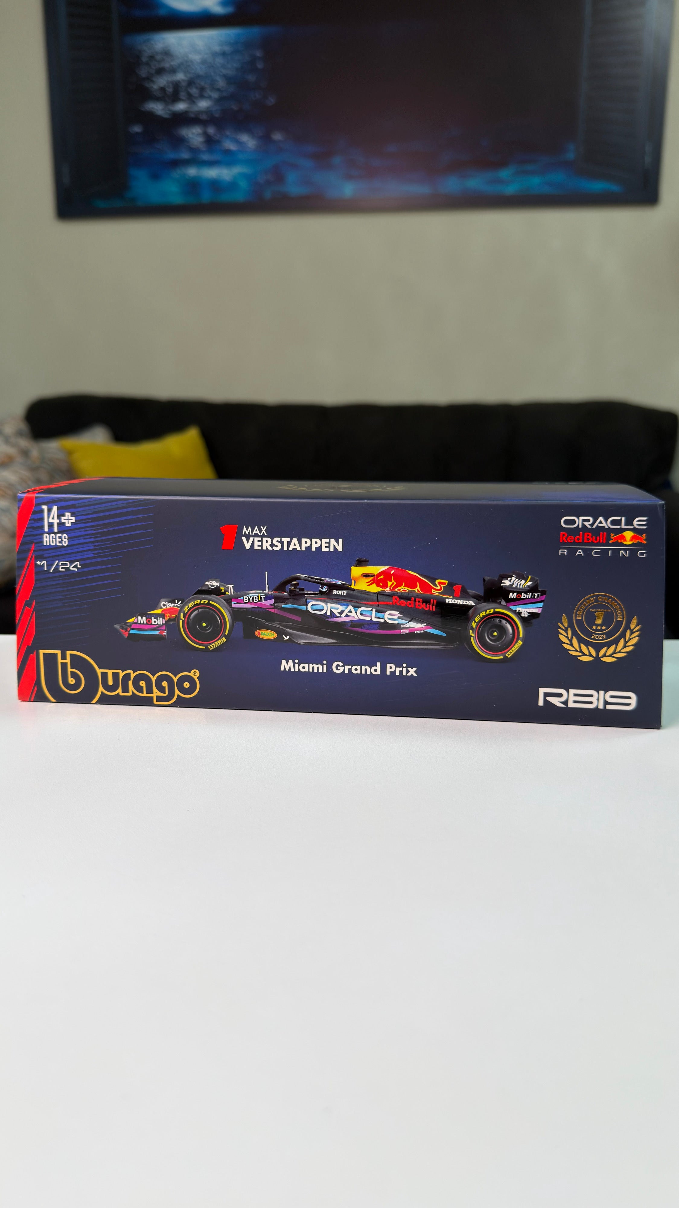 Red Bull RB19 - Verstappen | Edición Especial - 2023 | 1:24