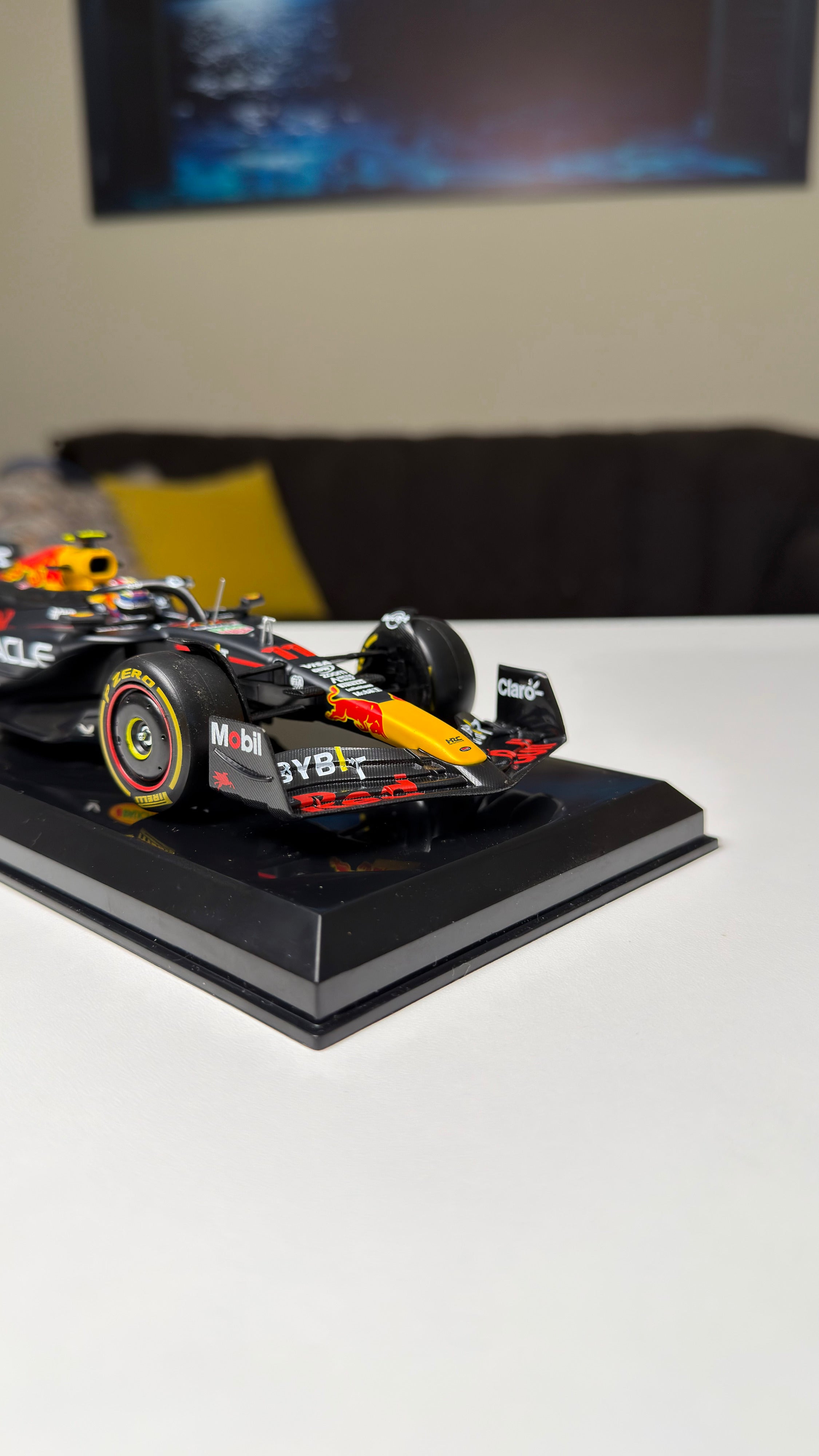 Red Bull RB20 - Pérez - 2024 | 1:24