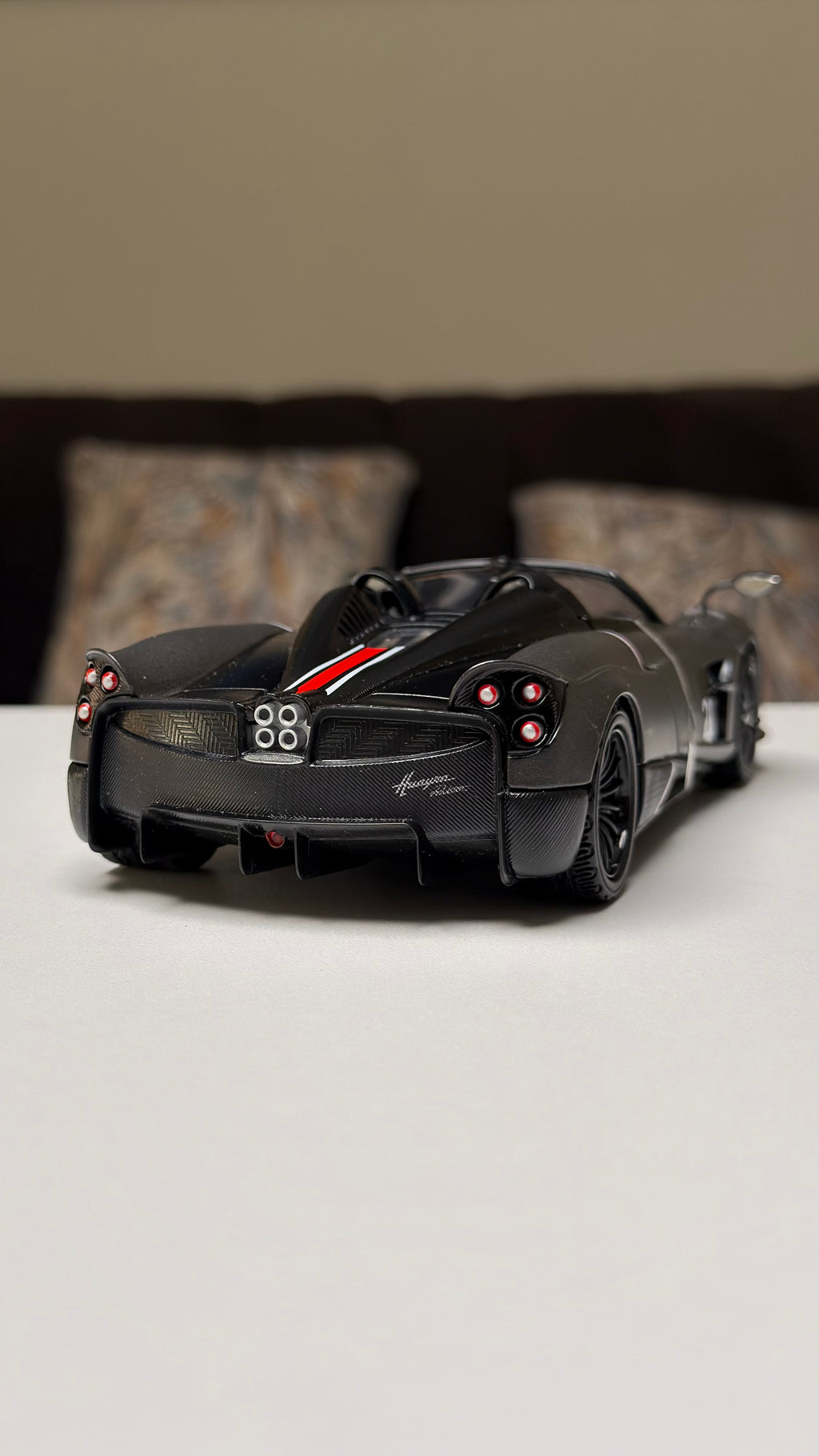 Pagani Huayra 1:24