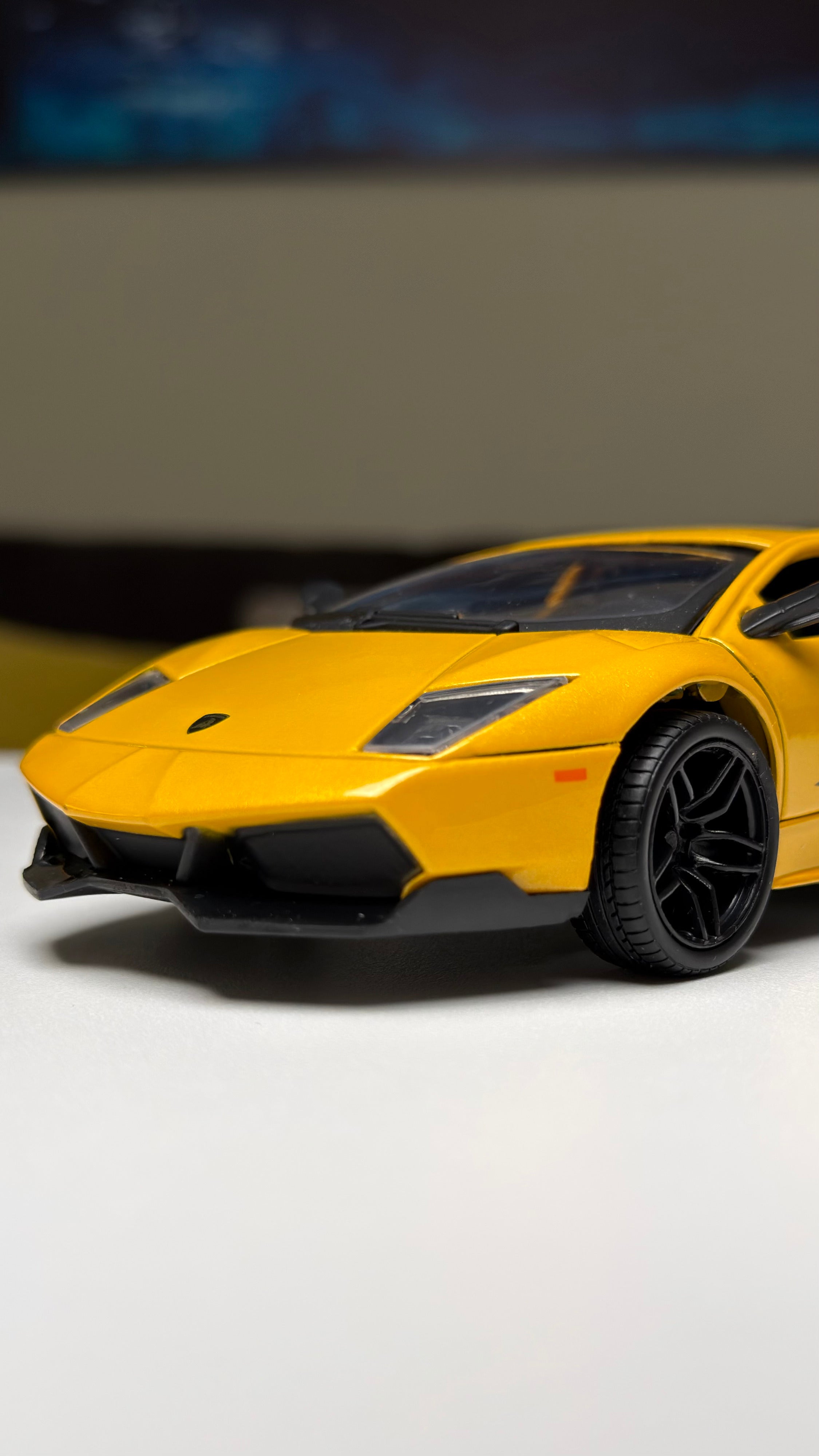 Lamborghini Murcielago 1:24