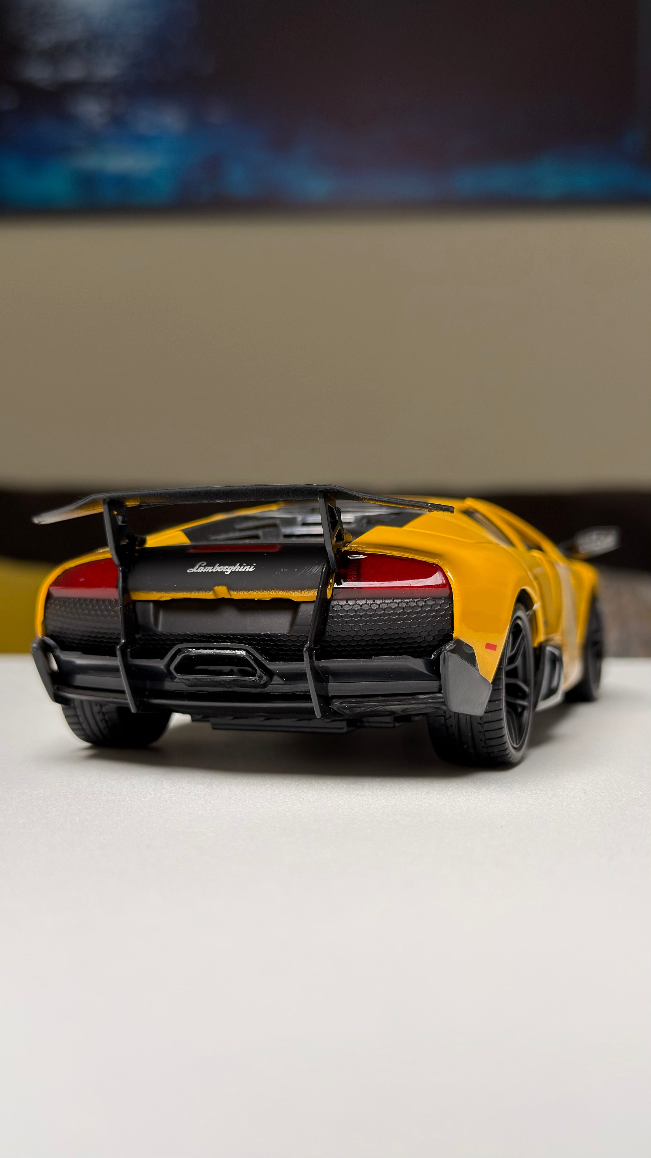 Lamborghini Murcielago 1:24